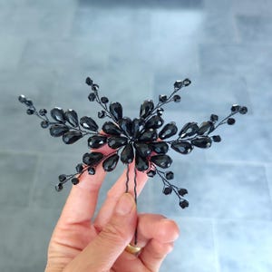 Black Crystal Hair Pin for Wedding or Prom – Handmade Wire Hair Accessory for Bridesmaids, Gothic Hairpiece, Formal Hair Clip