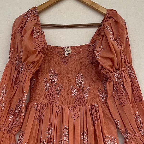 Sukienka z nadrukiem blokowym | sukienka marszczona | długa, maxi w stylu boho z nadrukiem