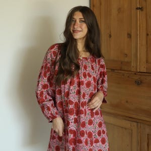 Damenbekleidung, Sommer-Stil, Baumwollkleidung, Baumwollkleid bescheiden, lässiges Baumwollkleid, Baumwollminikleid