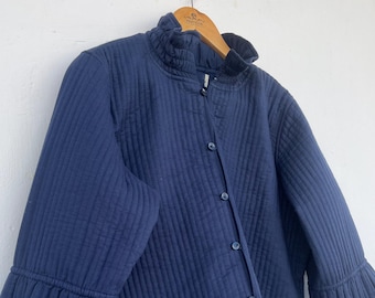 Blaue, handgefertigte, leichte Steppjacke aus 100 % Baumwolle – ein modisches Accessoire für Damen, perfekt für festliche Anlässe oder als Geschenk.
