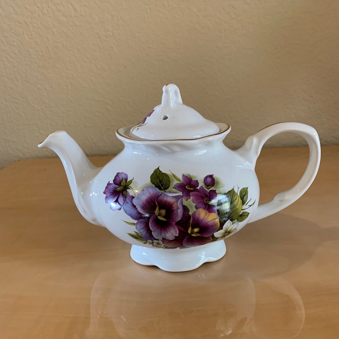 Arthur Wood & Son Stout Teapot. Staffordshire, England Est. 1884. Royal