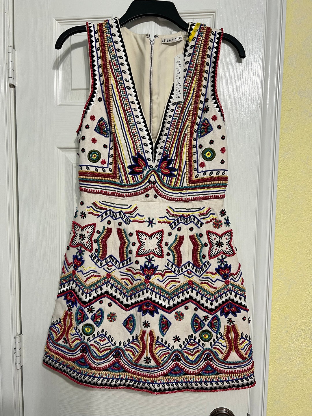 white sequin short dress – Savvy Seconds Boutique Color:Antique Gold Lace Crochet color:multicolor Black Lace Square Neck