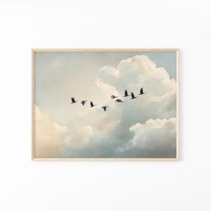 vintage oiseaux qui volent dans la peinture de nuages | Art du ciel intemporel | MLL1