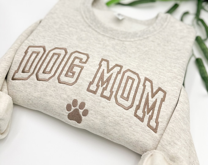 Embroidered Dog Mom Sweatshirt, Dog Mama Crewneck, Aesthetic Sweater