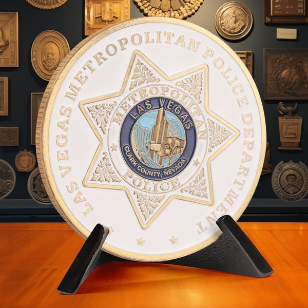 Shaquille O'Neal Visits Las Vegas Police Department - Foto 9