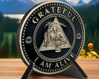 Grateful I Am Alive Sobriety Coin -  Serenity Prayer Token - AA/NA Medallion Recovery Chip  - Anniversary Token Sobriety Gifts for Men Women