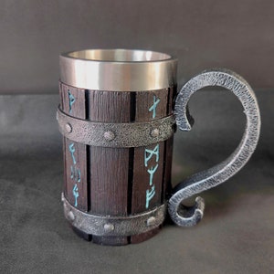 Chope à bière Viking Runes - Chope intérieure en métal en acier inoxydable - Grande chope cadeau médiévale vintage pour homme