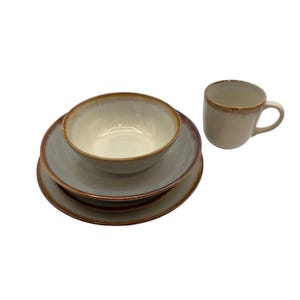 Beckett 20-Piece Ceramic Dinnerware Set | Handprinted Cream with Brown Rim