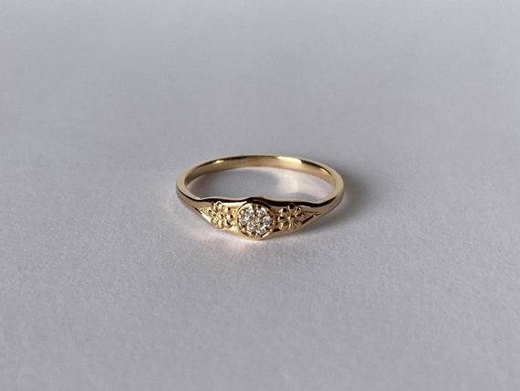 Sterling Silver Antiqued 14k Gold Centered Daisy Ring Sterling Silver Antiqued 14k Gold Centered Daisy Ring