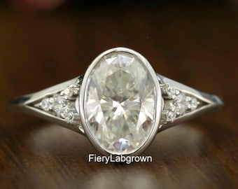 10 x 7 MM Oval Geschliffener Diamant-Verlobungsring | Wunderbare Diamantcluster mit geteiltem Schaftring | 10K Weißgold Ring | Frauen Ring