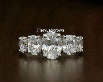 Attraktiver Fünf-Stein-Vorschlagsring | 1.75 TCW Oval Cut Künstlich gemachten Lab gewachsen Verlobungsring | 18K Weißgold Krappen gesetzt Ring | Geburtstagsgeschenk