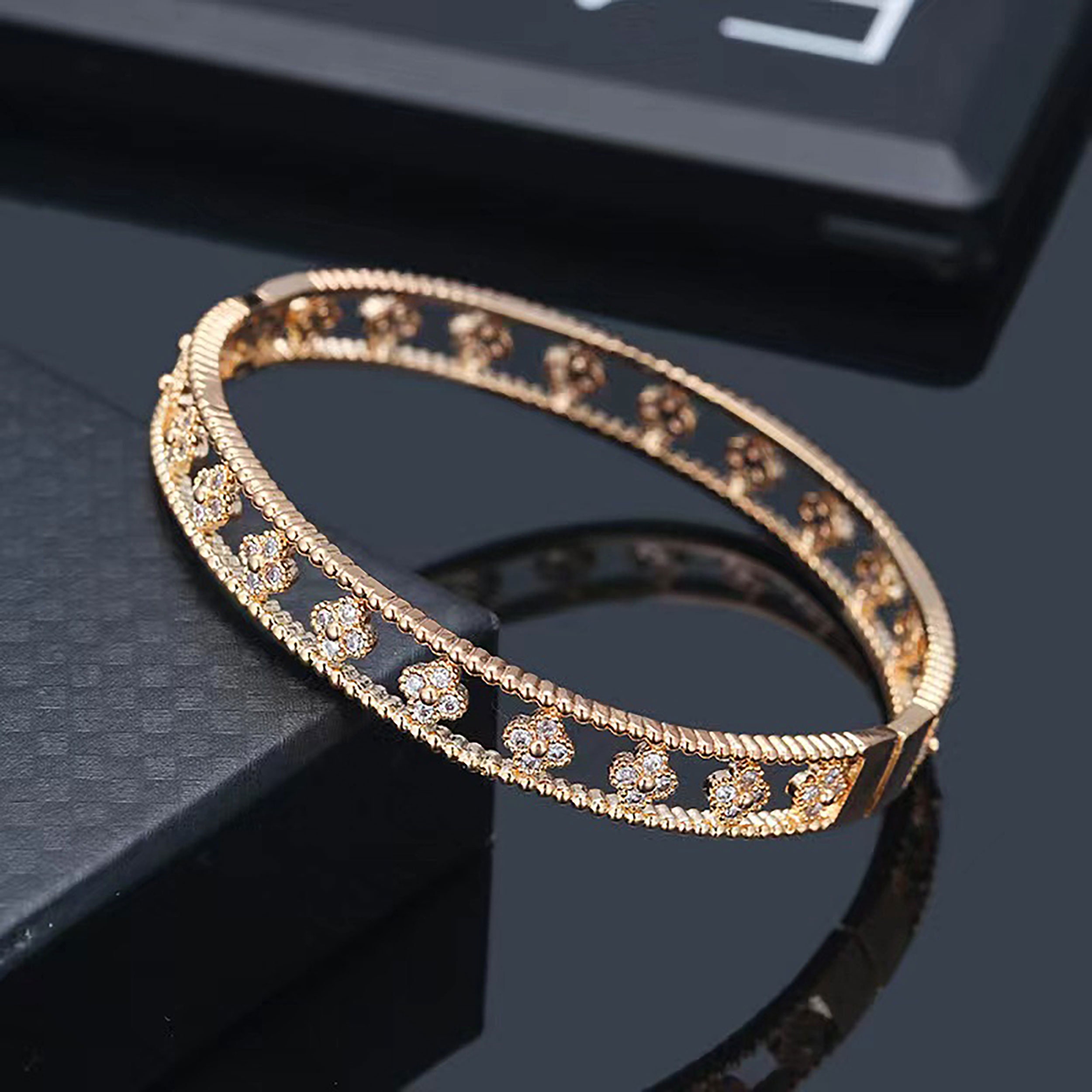 Louis Vuitton, Jewelry, Louis Vuitton Idylle Blossom Monogram Heart  Bracelet 8k Rose Gold With Diamond