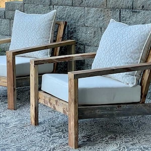 Transforme su espacio al aire libre: construya su propia silla de patio elegante con nuestra guía y planes digitales para principiantes.  ¡Empiece a crear hoy!