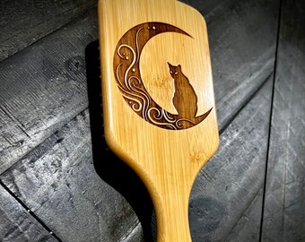 Bambus Haarbürste mit Gravur: Katze & Mond Design, weiche Borsten