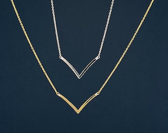 Collier Moissanite V - Pendentif chevron minimaliste en argent sterling plaqué or