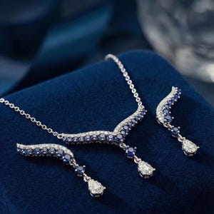 Pendientes trepadores con forma de hoja de zafiro, plata de ley rodiada (azul rey) imagen 5