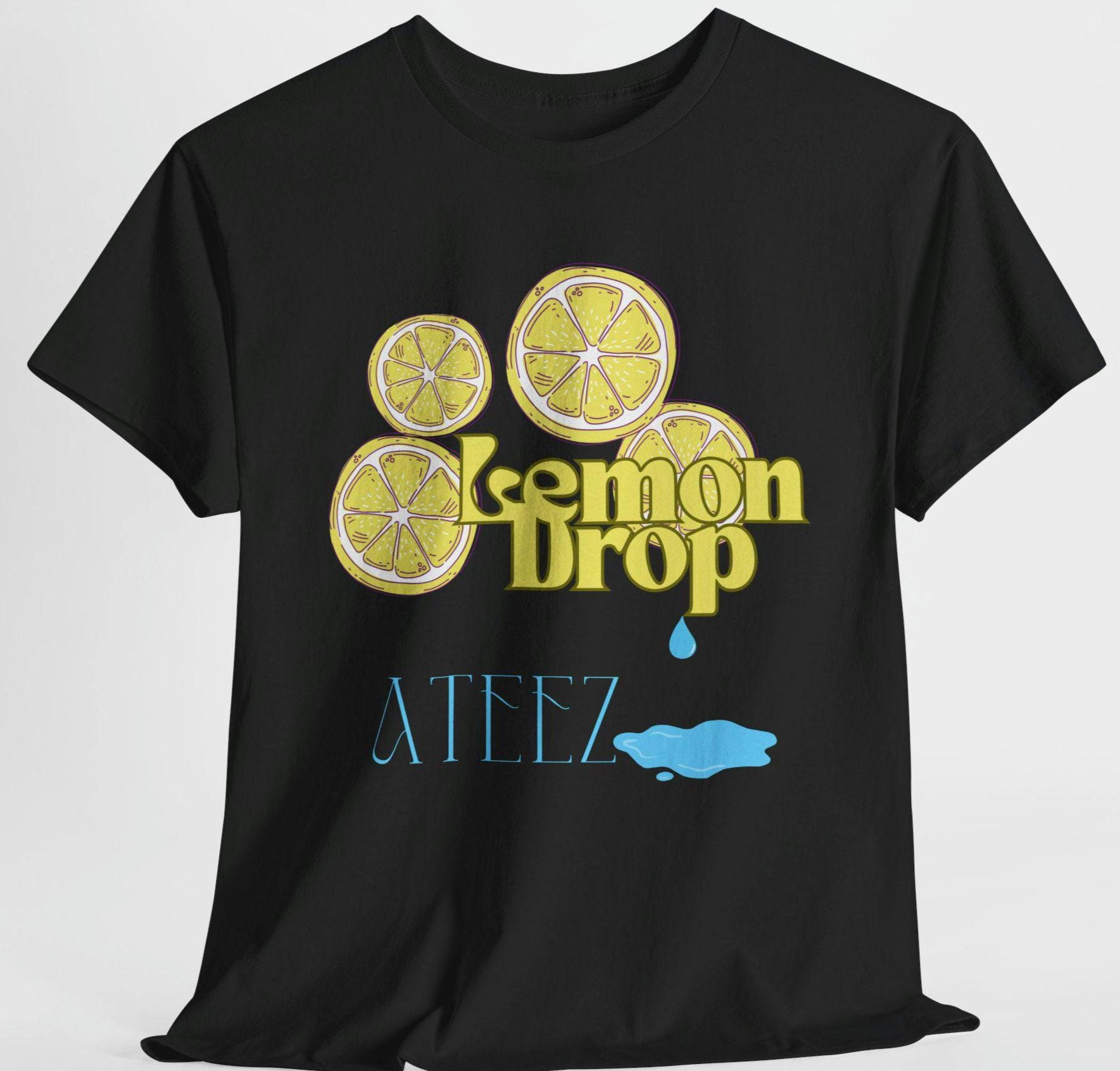 韓国限定 ATEEZ VANDYTHEPINK Lemon Drop Tシャツ ATEEZ X VANDYTHEPINK 'LEMON DROP' T-SHIRT & Hoodie – SEOUL