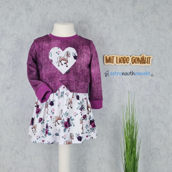 Handmade Girly-Sweater mit Schößchen | Pferdemotiv | Applikation | Größe 110