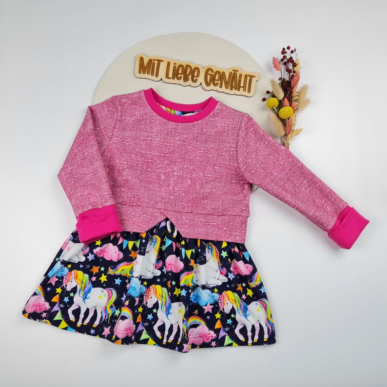 Handmade Girly-Sweater Größe 104 mit Schößchen Einhornliebe Bild 1