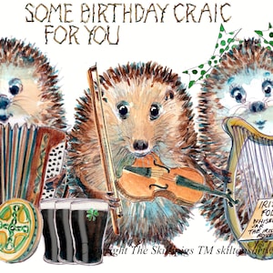 2530 Carte de joyeux anniversaire irlandaise. Un peu de musique d'anniversaire pour vous. Groupe folklorique irlandais de hérisson , violon harpe accordéon . Peut être personnalisé.