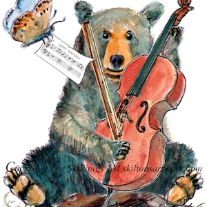 4203 Tarjeta de cumpleaños para violonchelista. Oso pardo violonchelista con música de feliz cumpleaños sostenida por una mariposa. Se puede personalizar