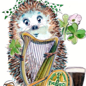 2975 Happy St PATRICK'S DAY-kaart met Ierse harpklaver, stevige hurlingstok en bodhran-wenskaart. Een egel! Kan worden gepersonaliseerd.