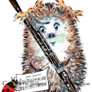 4517 Tarjeta de feliz cumpleaños para fagotista. Músico de conjunto orquestal de instrumentos de viento de madera con forma de erizo. Se puede personalizar.