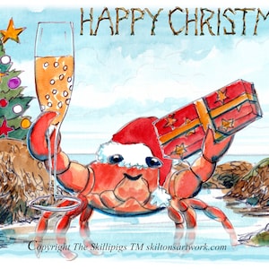 1257 Crab Frohe Weihnachtskarte, Krabbe in seinem Meeresfelsenbecken mit Prosecco und Weihnachtsgeschenk. Dies kann mit einem beliebigen Namen personalisiert werden