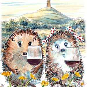 Cartão Glastonbury Tor. Ouriços segurando taças de vinho festival de música?. Outros cartões Somerset mostrados. Pode ser personalizado. No. 2 GLASTONBURY