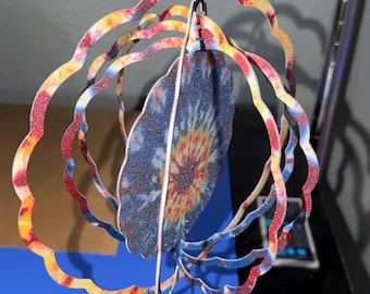 Molinillo de viento para exteriores con temática tie-dye y purpurina