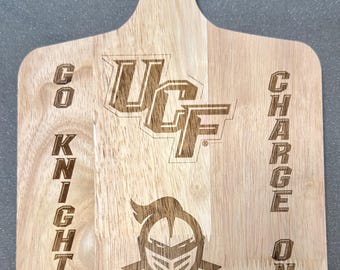Tabla de cortar grabada con láser de los UCF Knights de 30 x 20 cm