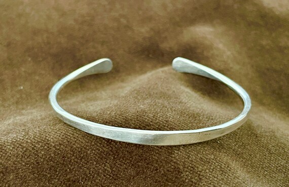 Vintage Navajo Solid Silver Cuff with tapered ends - image 1