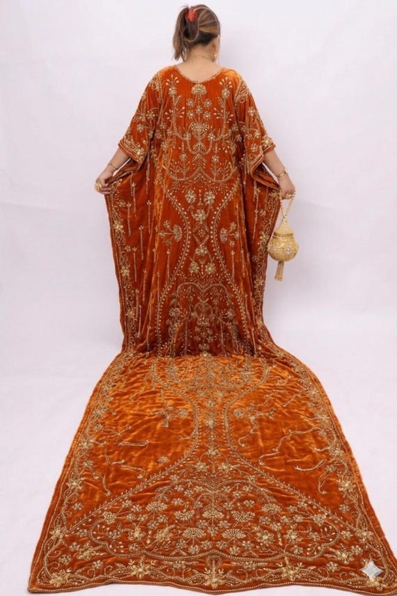 Modern Dera Designs 2026 Orange Somali Bridal Dirac Velvet Wedding Dress with Embroidery