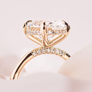 Anillo ovalado alargado de 3 quilates, oro macizo de 14 quilates, anillo de compromiso con halo oculto, anillo de diamantes, anillo de promesa para mujer, regalo de aniversario para ella.