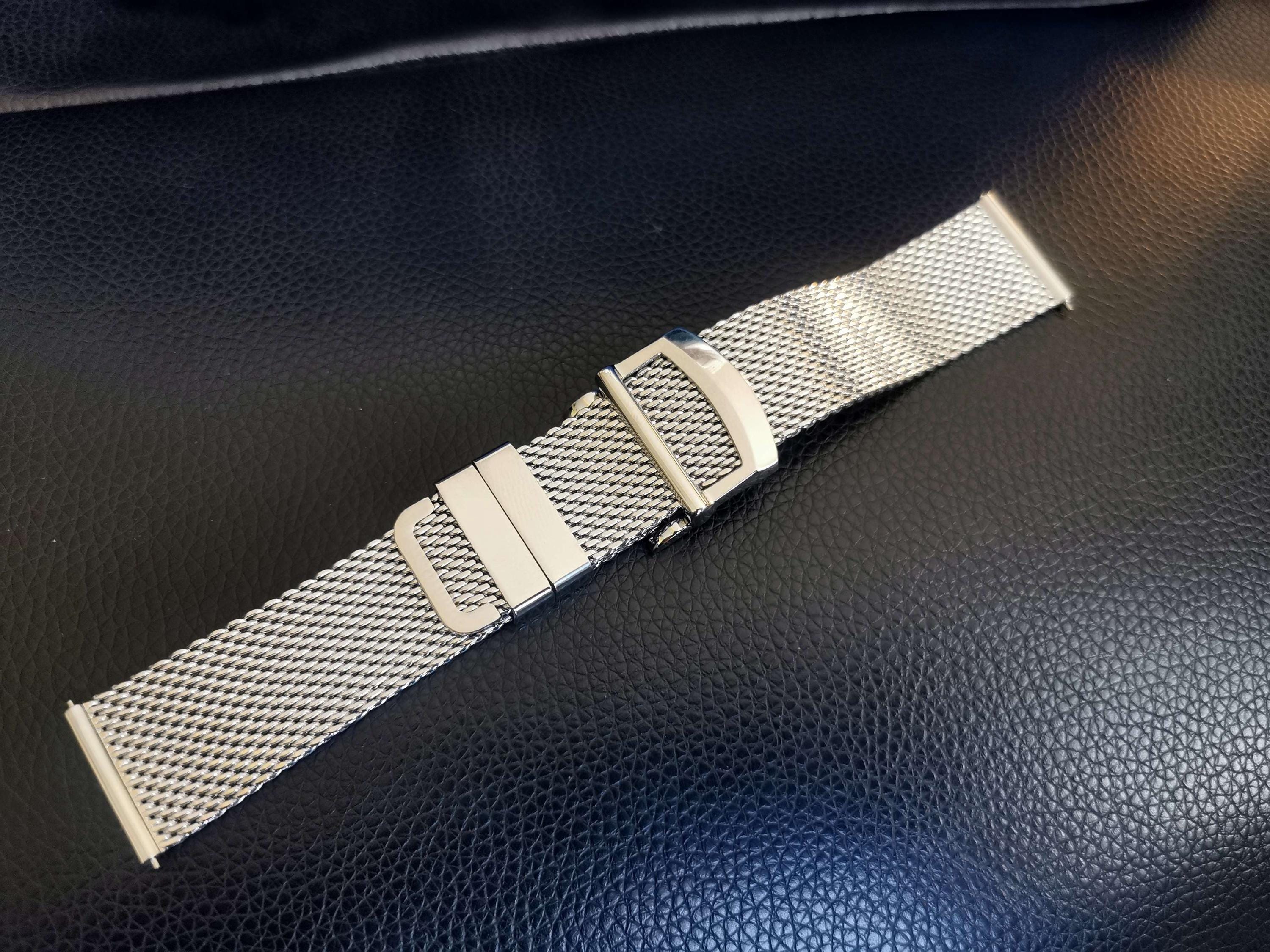 オメガ シーマスター ジェームズ ボンド 007 20 mm/22 mm 用ミラネーゼ