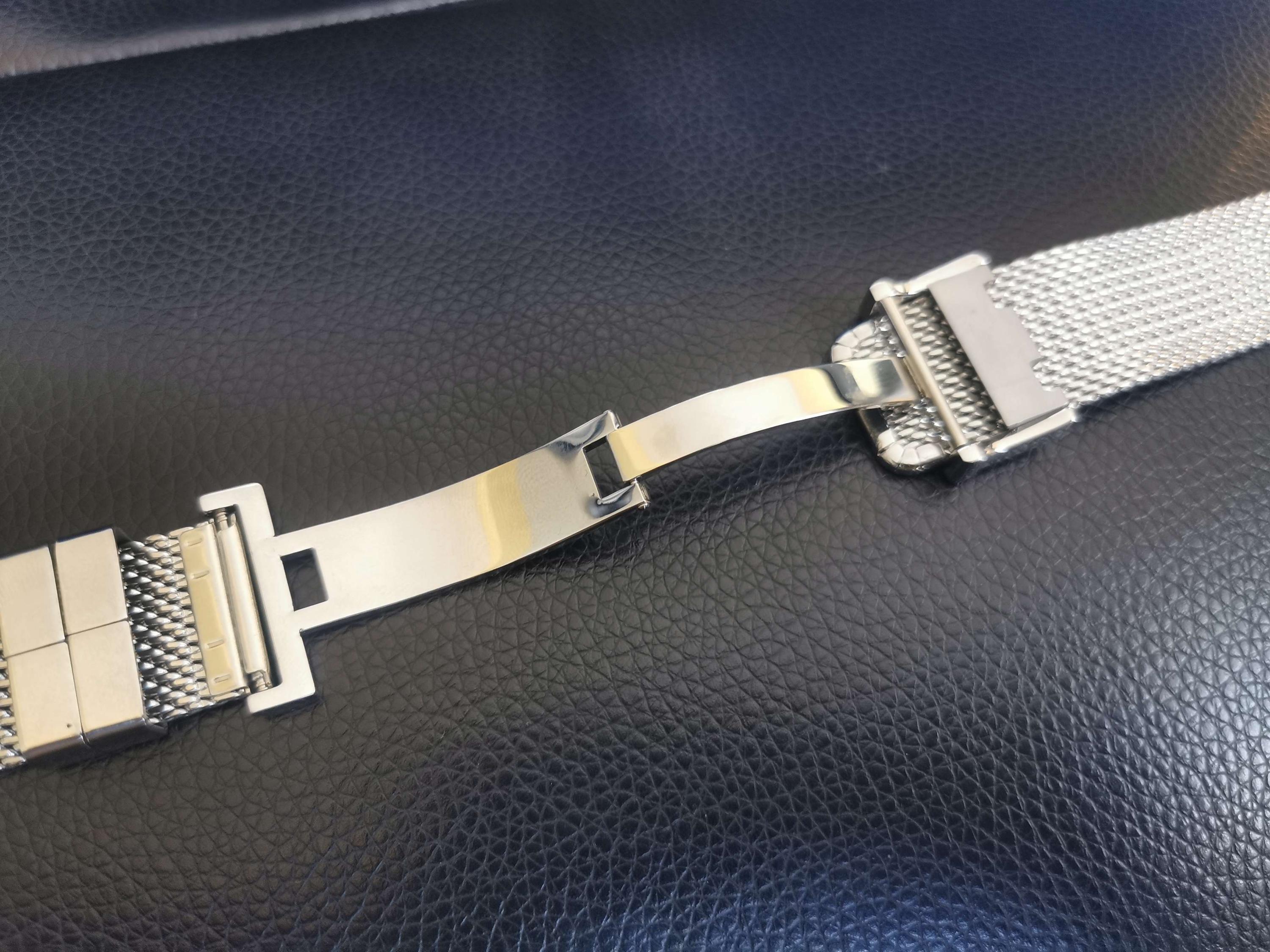オメガ シーマスター ジェームズ ボンド 007 20 mm/22 mm 用ミラネーゼ