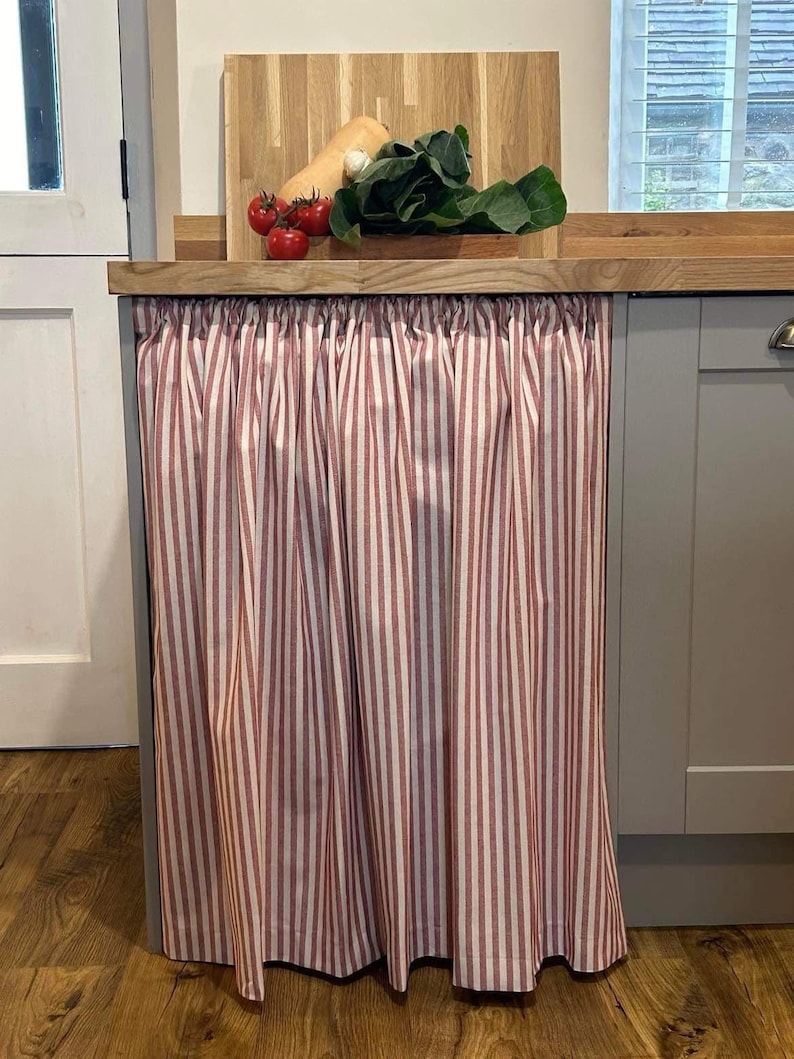 Kitchen Hideaway Curtain in natural and red stripe