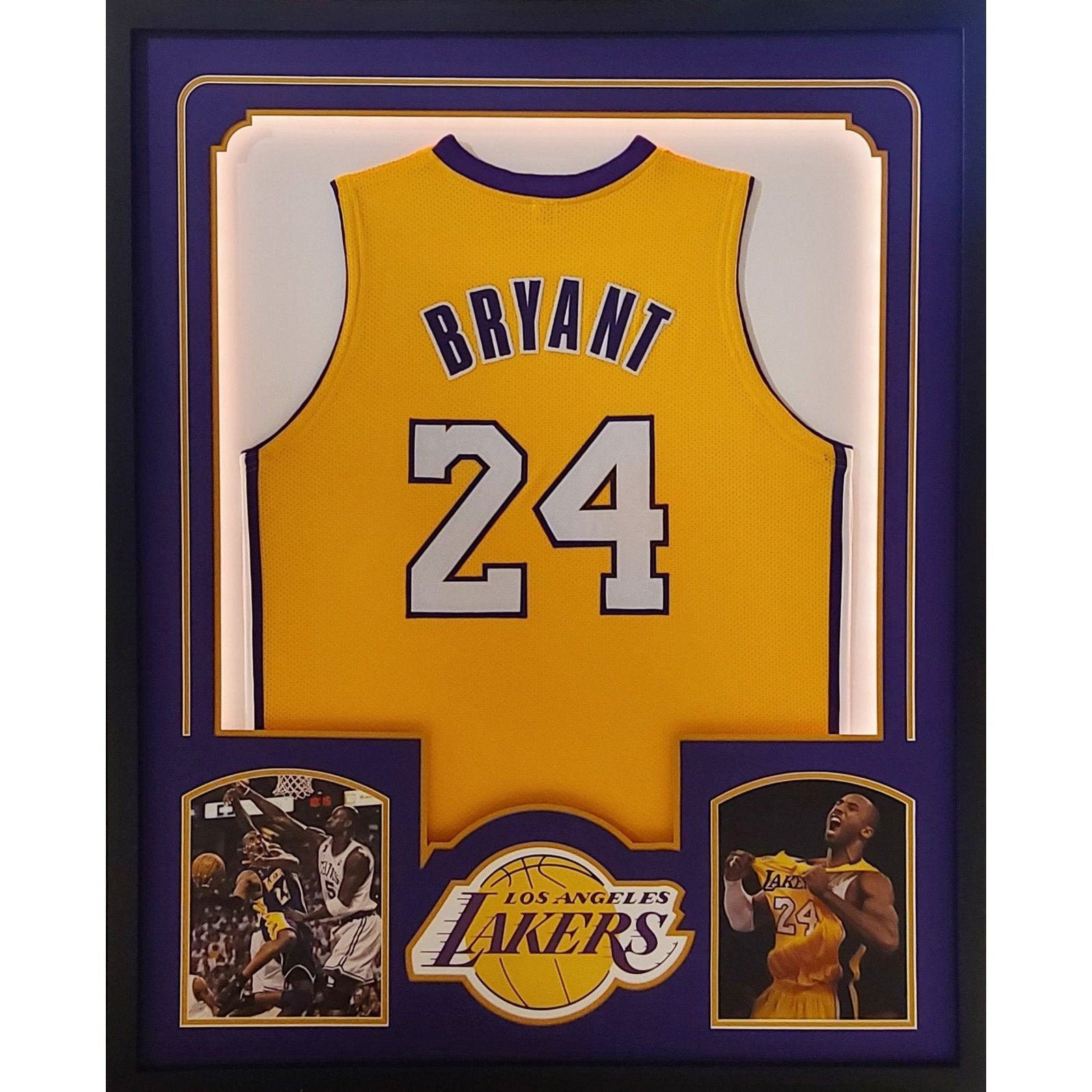 Los Angeles Lakers Kobe Bryant Nike Jersey Retirement GOAT Trophy T-Shirt  Small