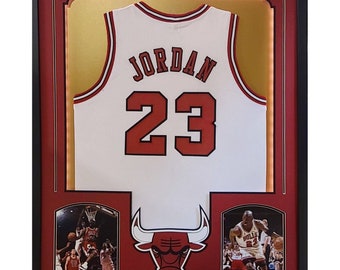 Michael Jordan Signed 1997-1998 Chicago Bulls Home Jersey M&N