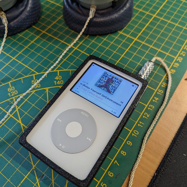iPod classic 5/6/7th gen minimal bumper case