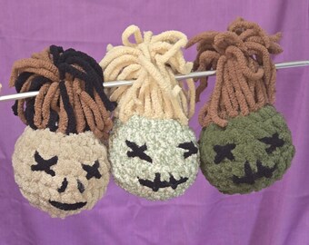 Krympt huvud, väskklämma, läskigt tema, present till Halloweenälskare, väskberlock för Summerween, bilhängare, läskig båsdekoration