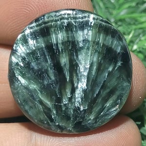 Green SERAPHINITE, Natural Seraphinite Cabochons, Round Shape Seraphinite, Rare Gemstone, Loose Gemstone for Jewelry,( 41 cts ) ( 29x29x5 )
