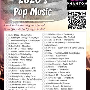 Puede incluir: Un cartel vertical con el t&iacute;tulo '2020's Pop Music'. Incluye una lista de canciones populares, un c&oacute;digo QR y el logotipo de Phantom Entertainment.