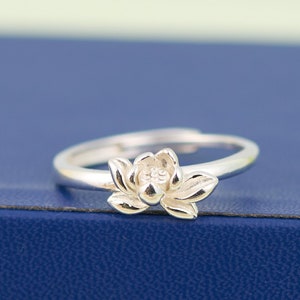 Sterling Silver lotus flower Ring,Lotus flower Ring,Flower ring, Adjustable size, Ring for her,Delicate.