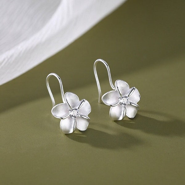 925 Sterling Silver earrings, Niche design earrings, Delicate earrings, Floral earrings