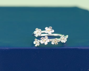 Sterling Silver flower Ring,Flower ring, Adjustable size,Silver ring, Gift for her,Delicate,Sweet.