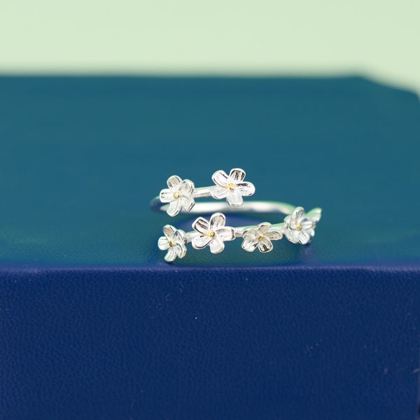 Sterling Silver flower Ring,Flower ring, Adjustable size,Silver ring, Gift for her,Delicate,Sweet.