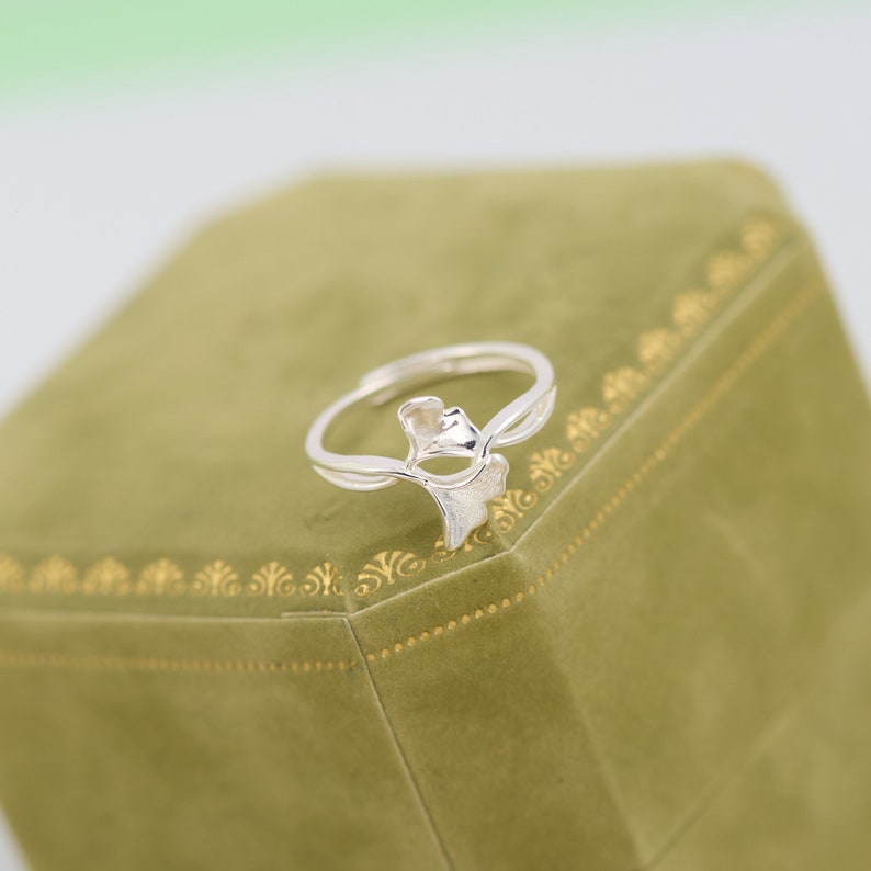 Anillo de plata de hoja de Ginkgo de ley, anillo de hoja de Ginkgo, anillo de hoja, anillo hecho a mano, tamaño ajustable, anillo para ella. imagen 3