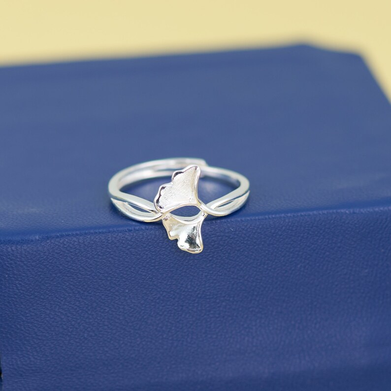 Anillo de plata de hoja de Ginkgo de ley, anillo de hoja de Ginkgo, anillo de hoja, anillo hecho a mano, tamaño ajustable, anillo para ella. imagen 1
