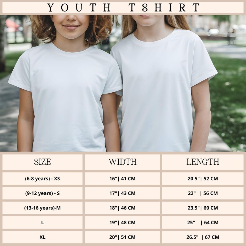 Puede incluir: Una camiseta juvenil de manga corta en color blanco liso. La imagen incluye una tabla de tallas con medidas de ancho y largo en cent&iacute;metros, que van desde 41 cm hasta 51 cm de ancho y 52 cm hasta 67 cm de largo para tallas XS a XL.